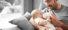 http://www.gushmag.it/wp-content/uploads/2014/08/Lallattamento-e-i-pap%C3%A0.jpg